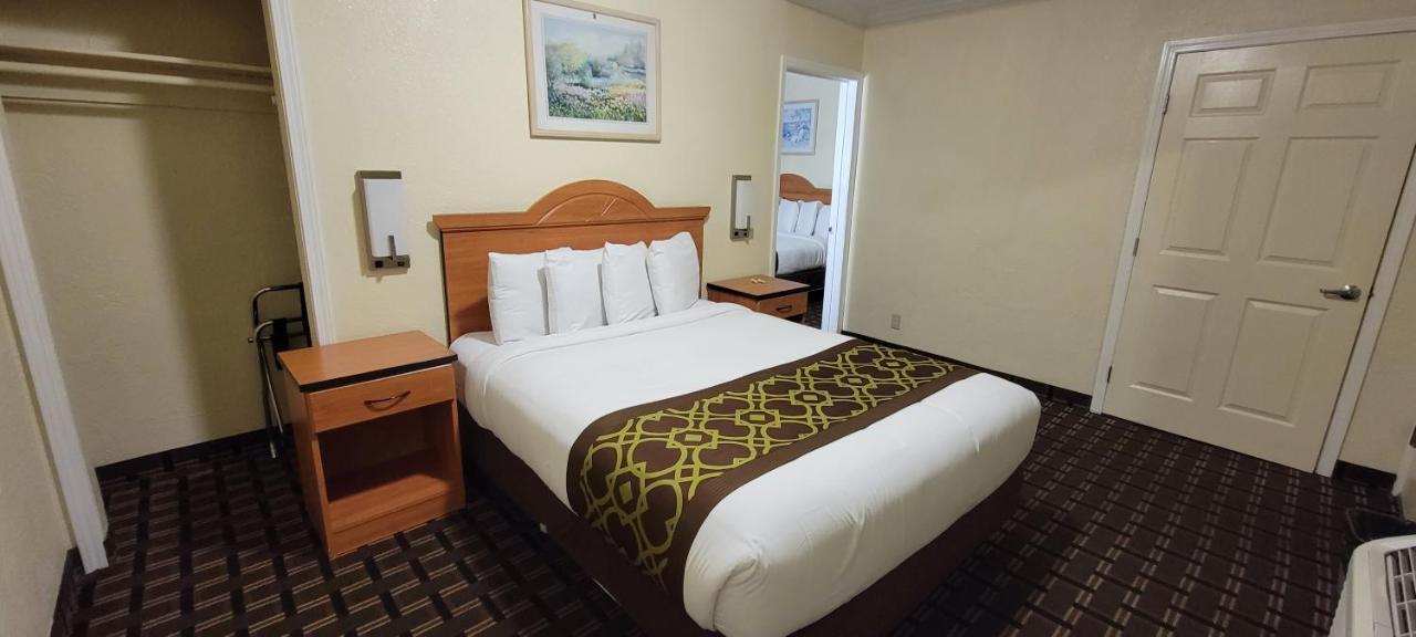 Inn Riverside &