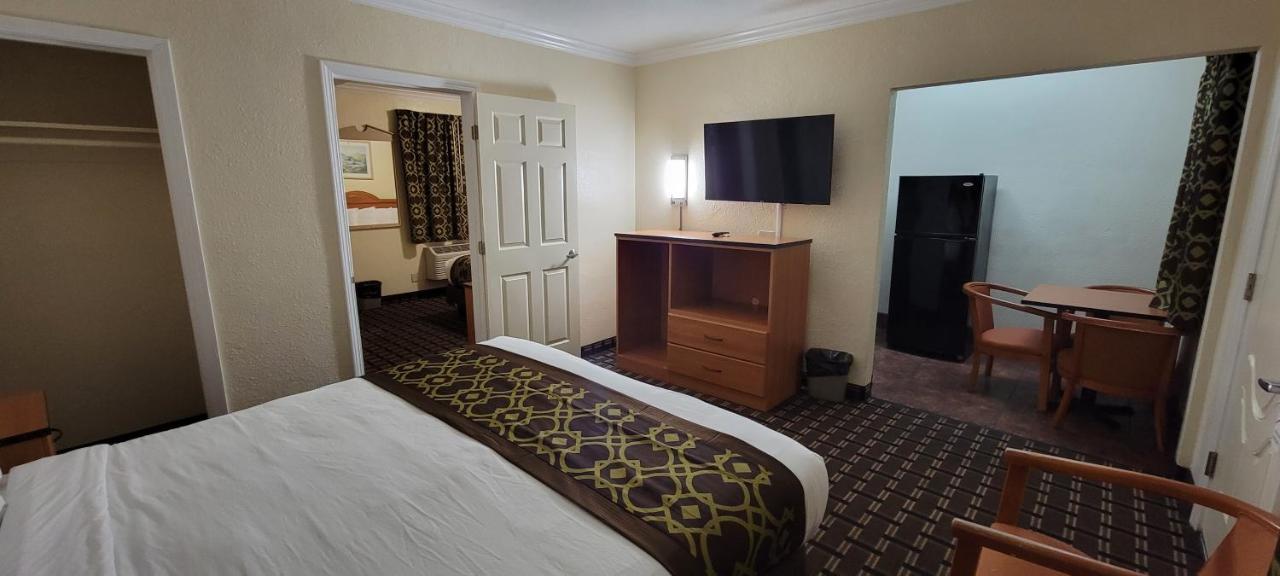 Riverside & Inn 2*