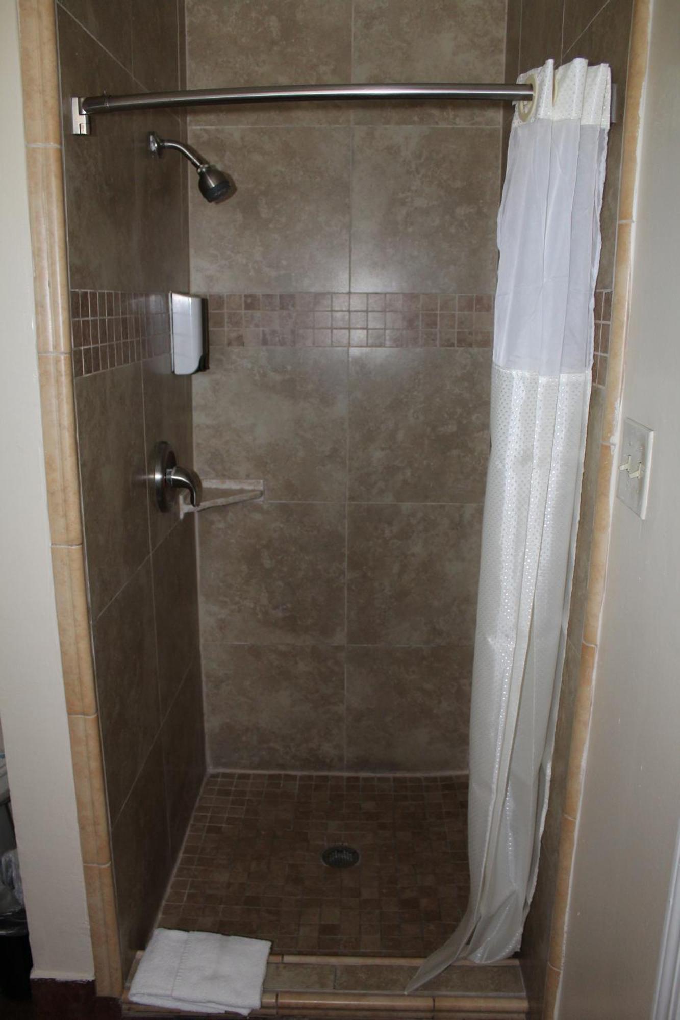 Inn Riverside & 2*