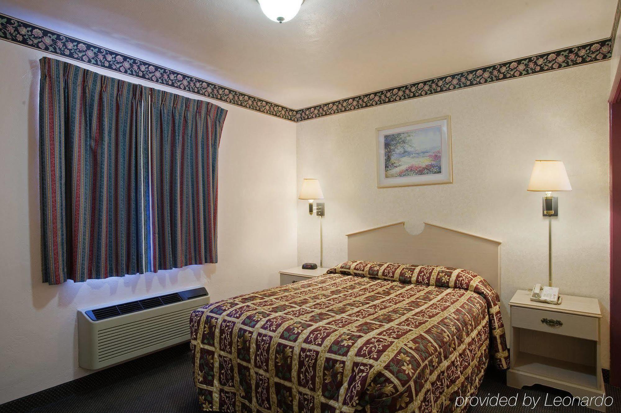 Inn Riverside & 2*
